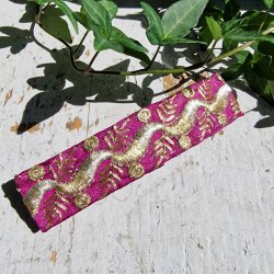 Lilla hrpynt med 10 cm spnde No.72