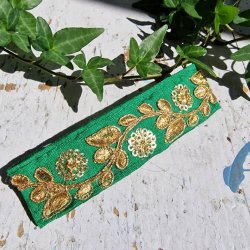 Grs Grnt hrpynt med 10 cm spnde No.55