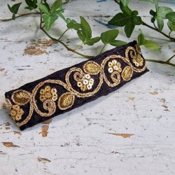 Sort hrpynt med 10 cm spnde No.82