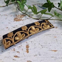 Sort hrpynt med 10 cm spnde No.83