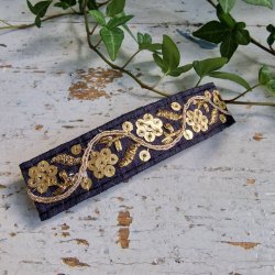 Sort hrpynt med 10 cm spnde No.84