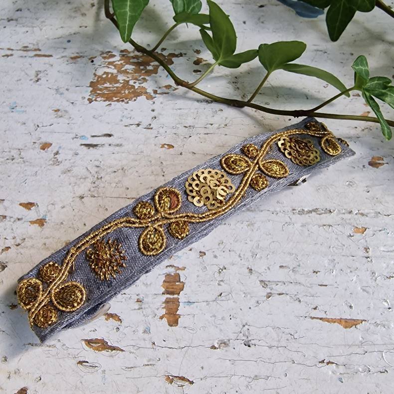 Gr hrpynt med 10 cm spnde No.76