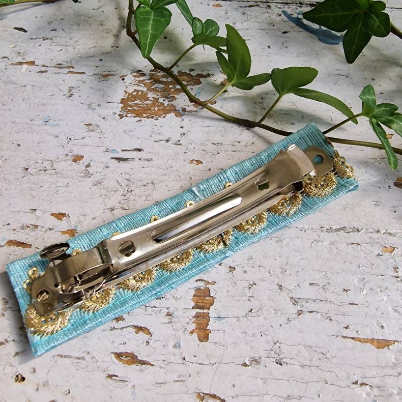 Lysebl hrpynt med 10 cm spnde No.37