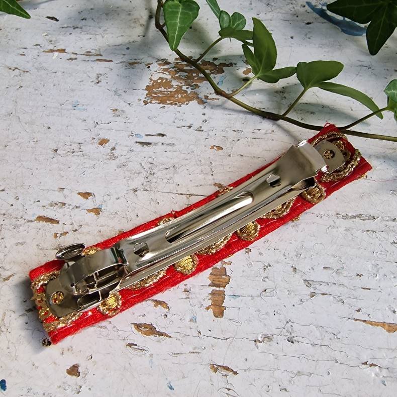 Rdt hrpynt med 10 cm spnde No.22