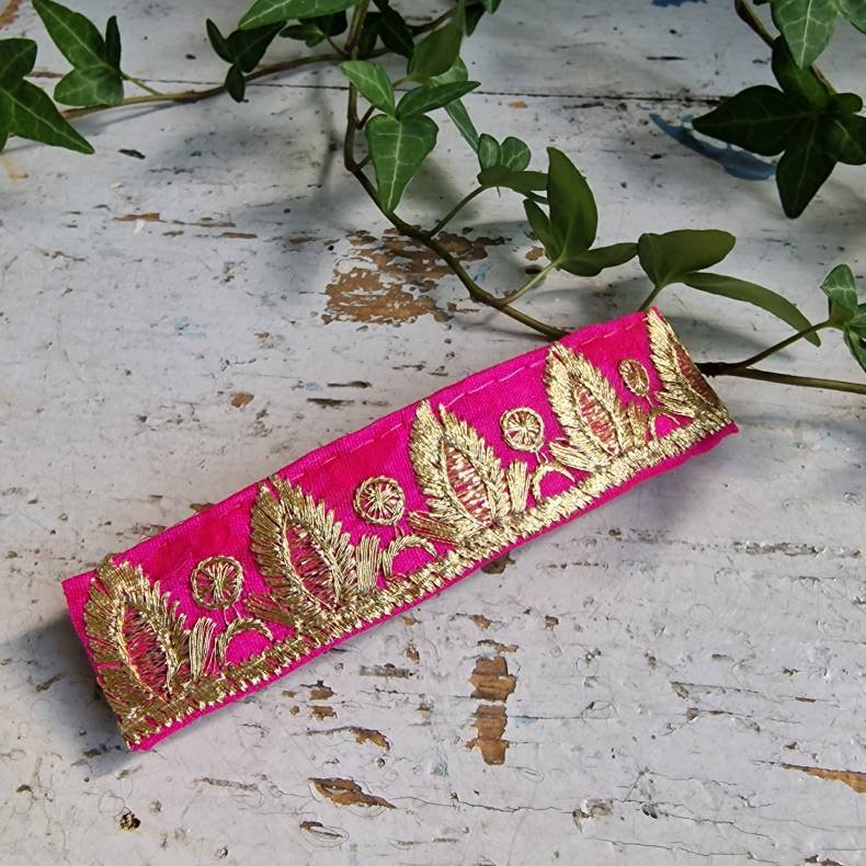 Pink hrpynt med 10 cm spnde No.18