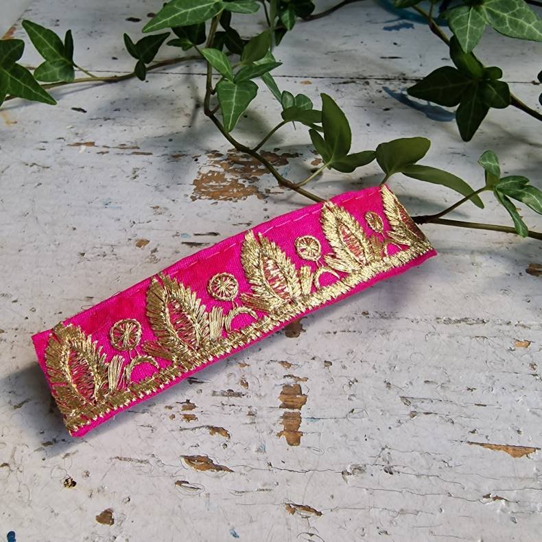 Pink hrpynt med 10 cm spnde No.18