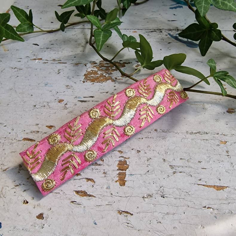 Lyserd hrpynt med 10 cm spnde No.6