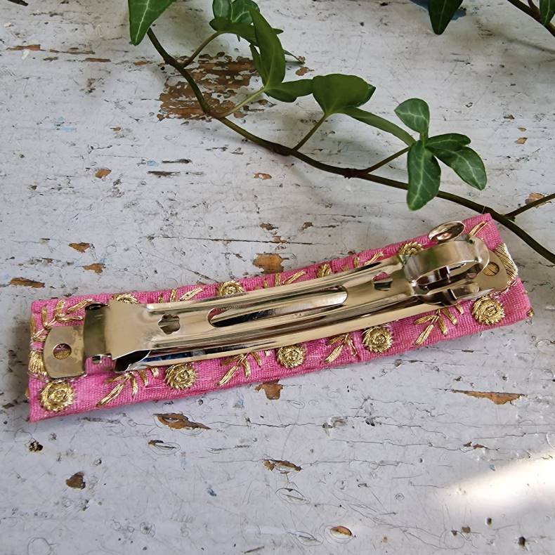 Lyserd hrpynt med 10 cm spnde No.6