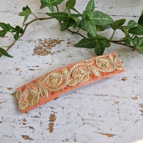 Fersken/rosa hrpynt med 10 cm spnde No.27