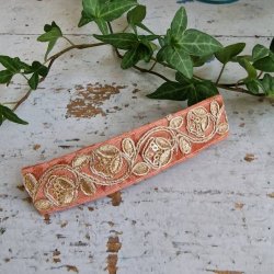 Fersken/rosa hrpynt med 10 cm spnde No.27