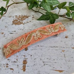 Fersken/rosa hrpynt med 10 cm spnde No.28