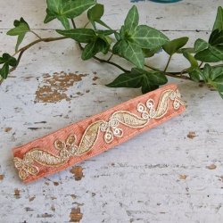 Fersken/rosa hrpynt med 10 cm spnde No.28