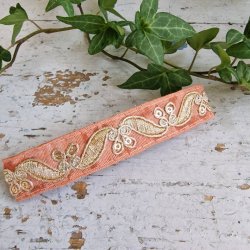 Fersken/rosa hrpynt med 10 cm spnde No.28