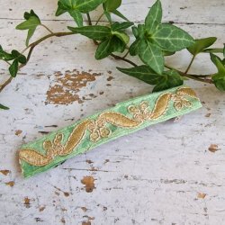 Lys Grn hrpynt med 10 cm spnde No.57