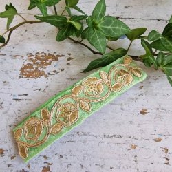 Lys Grn hrpynt med 10 cm spnde No.58