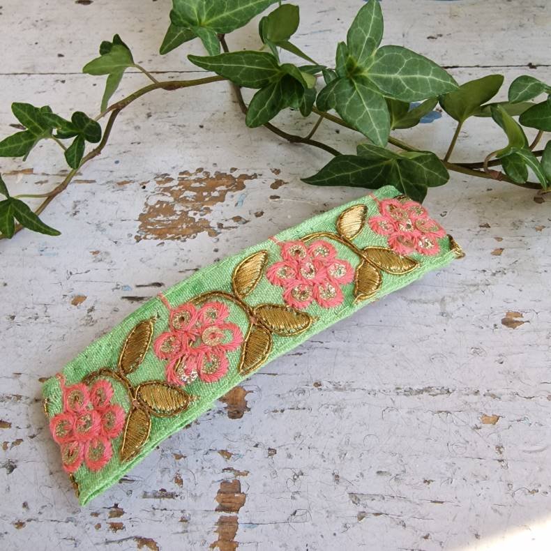 Lys Grn hrpynt med 10 cm spnde No.59