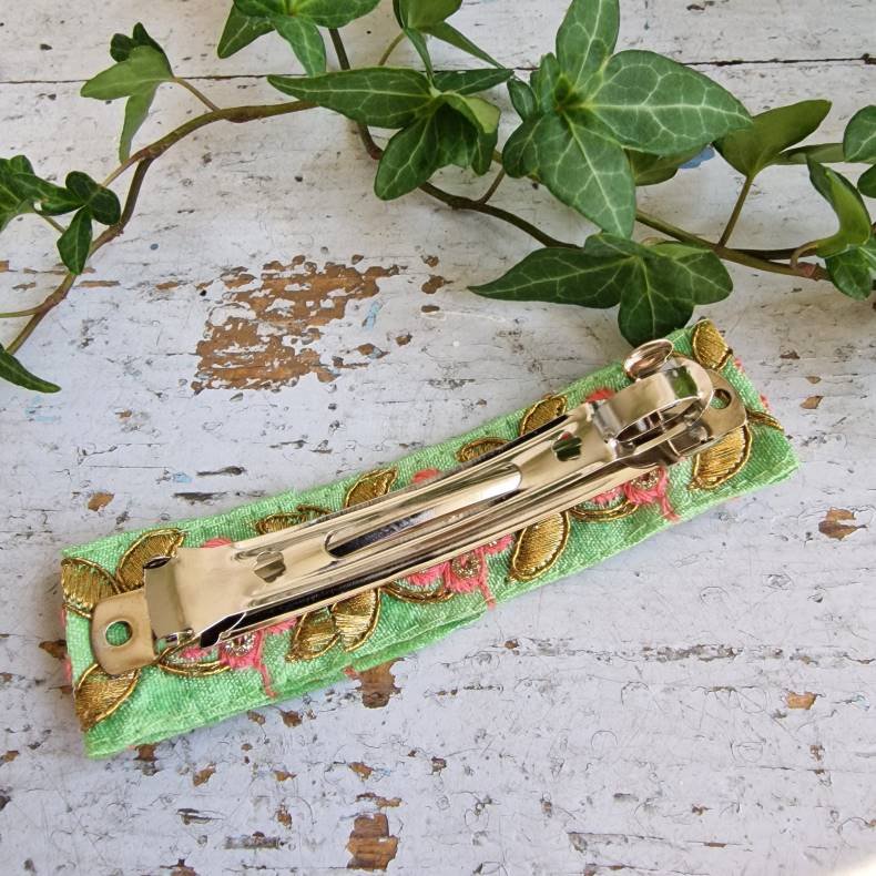 Lys Grn hrpynt med 10 cm spnde No.59