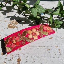 Pink hrpynt med 10 cm spnde No.19