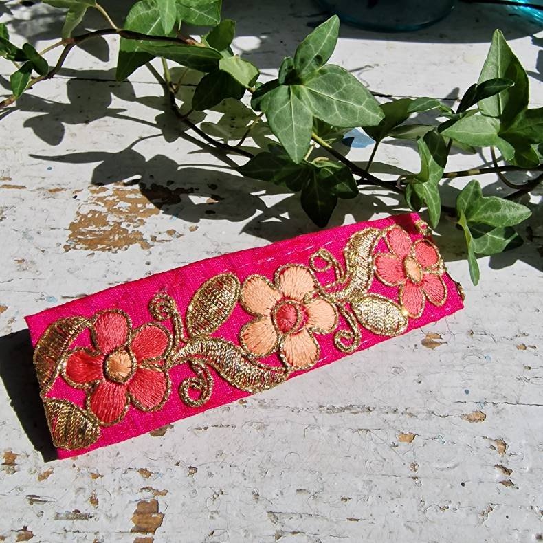 Pink hrpynt med 10 cm spnde No.19