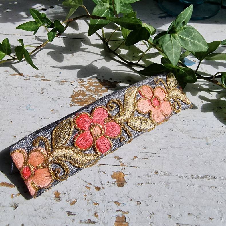 Gr hrpynt med 10 cm spnde No.77