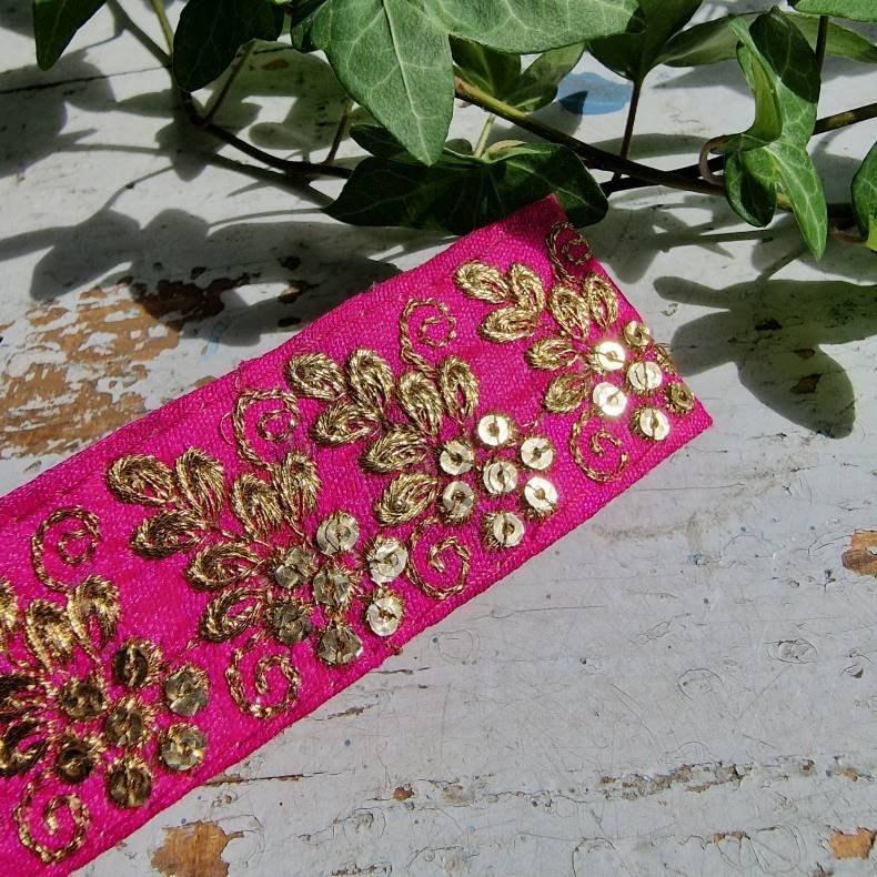 Pink hrpynt med 10 cm spnde No.20