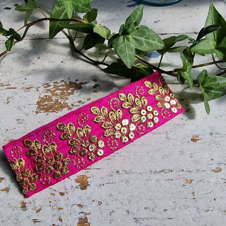 Pink hrpynt med 10 cm spnde No.20