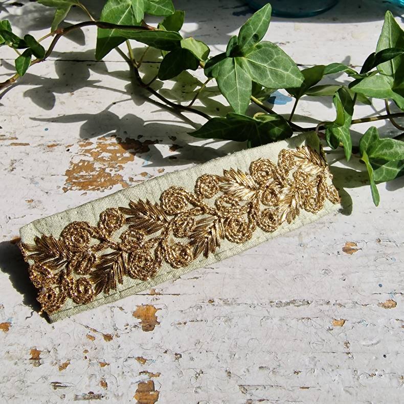 Lys Grn hrpynt med 10 cm spnde No.60