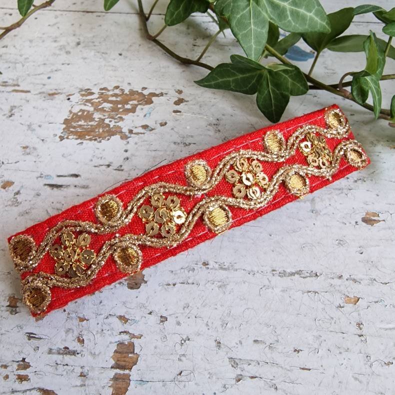 Rdt hrpynt med 10 cm spnde No.22