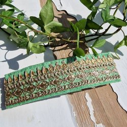 Lysegrn hrpynt med 10 cm spnde No.61