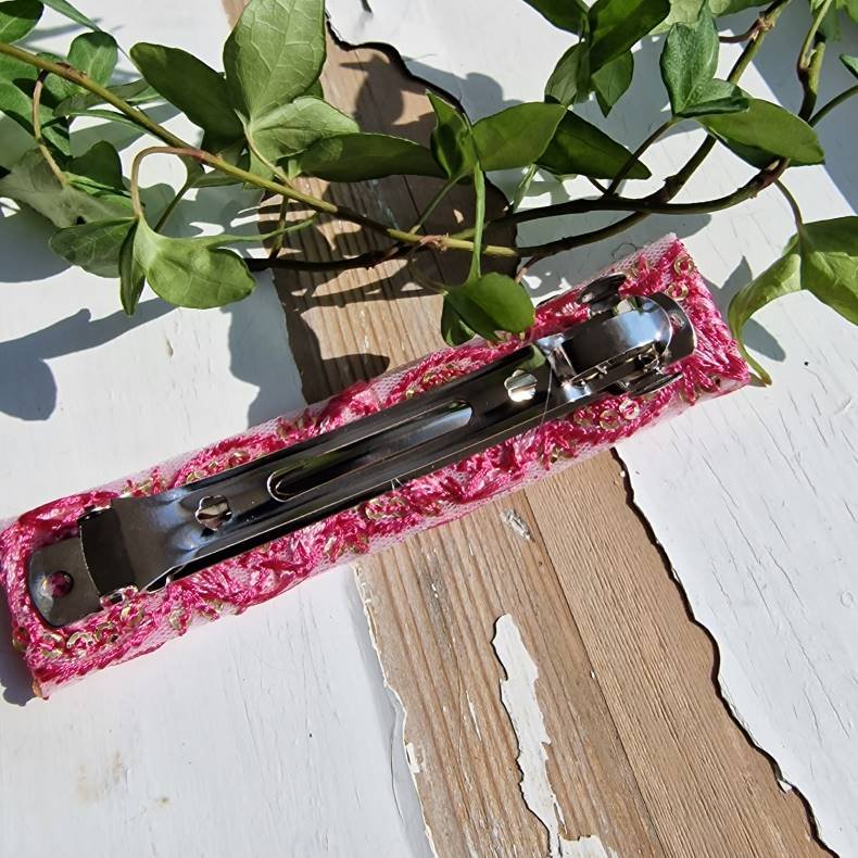 Pink broderet hrpynt med 10 cm spnde No.21