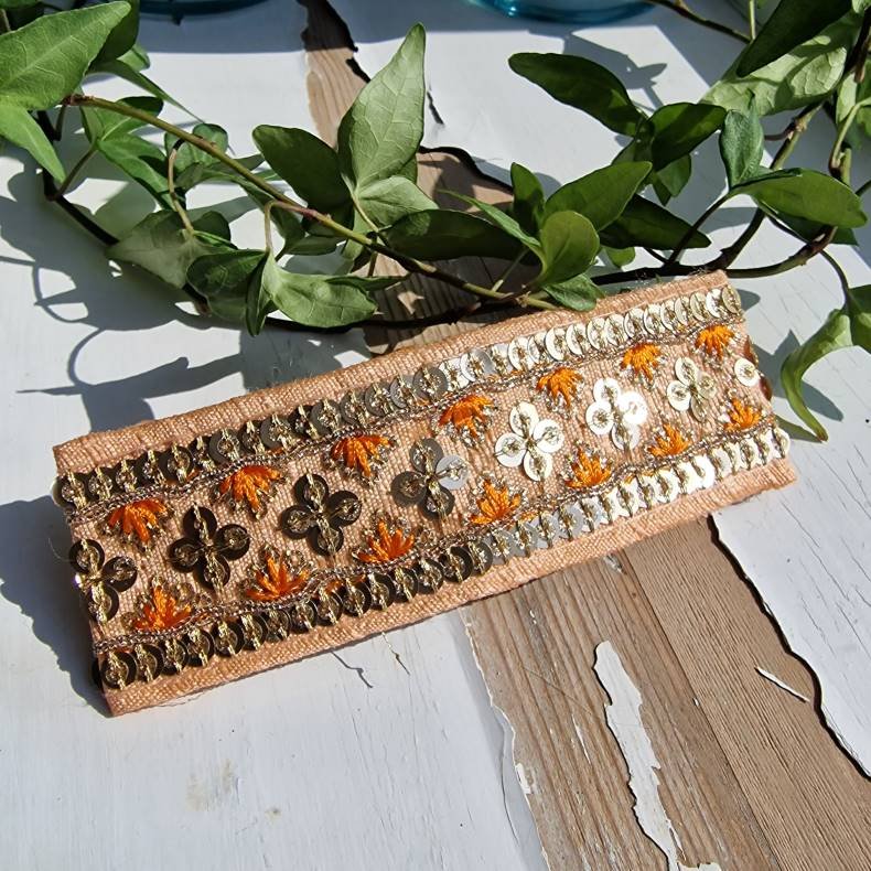 Fersken hrpynt med 10 cm spnde No.30