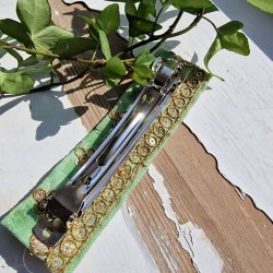 Lysegrn hrpynt med 10 cm spnde No.63