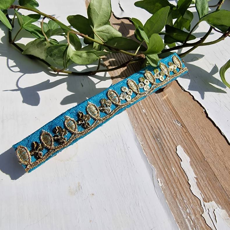 Turkis hrpynt med 10 cm spnde No.47