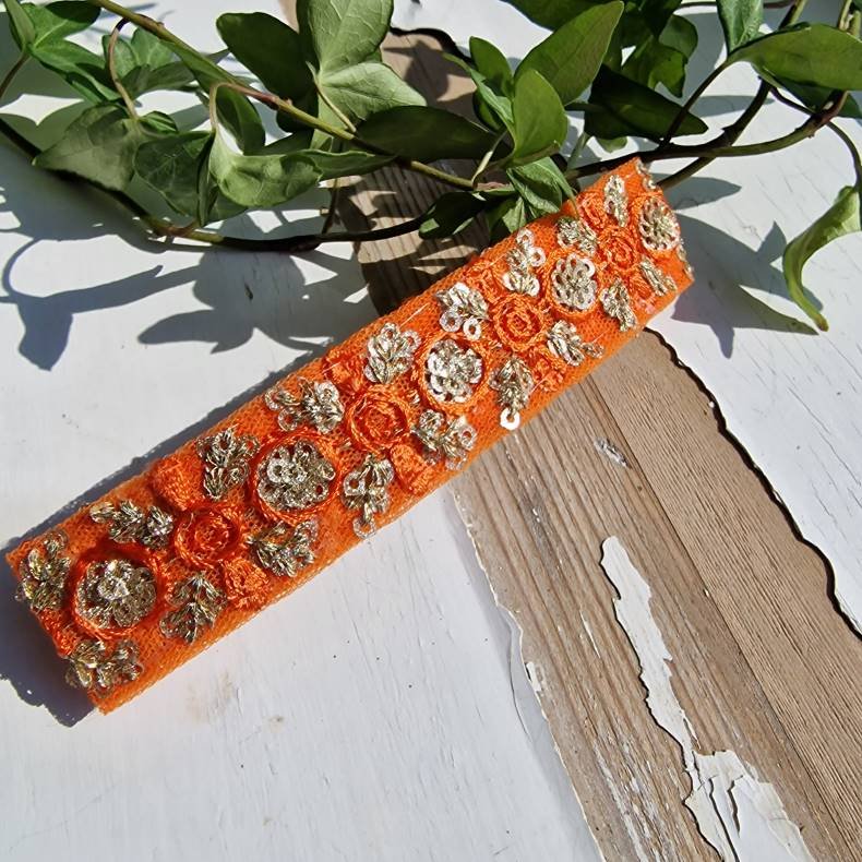 Orange hrpynt med 10 cm spnde No.36