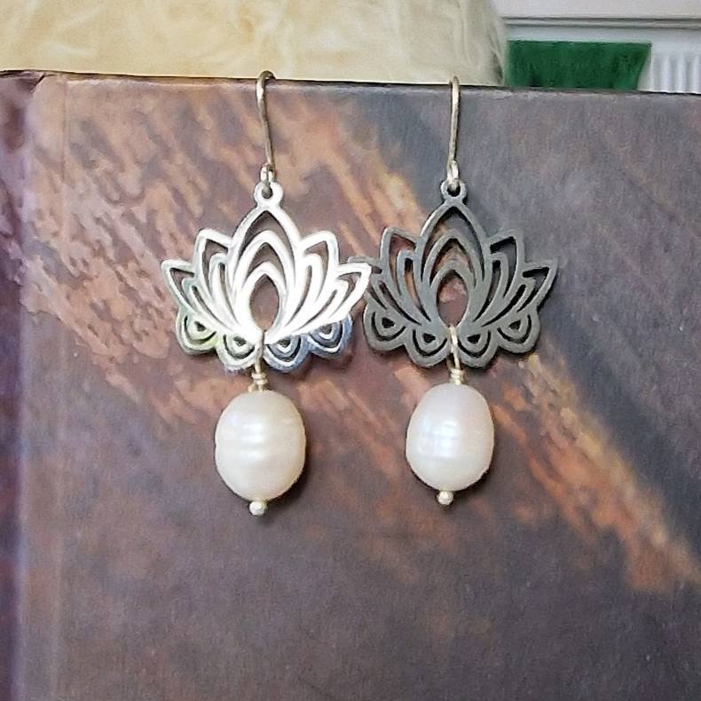 Lotus med stor ferskvandsperle S