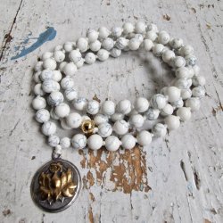 Howlite lotus mixcolor luksus bohene mala
