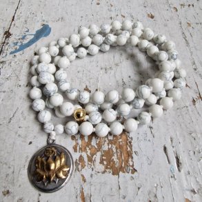 Howlite lotus mixcolor luksus bohene mala