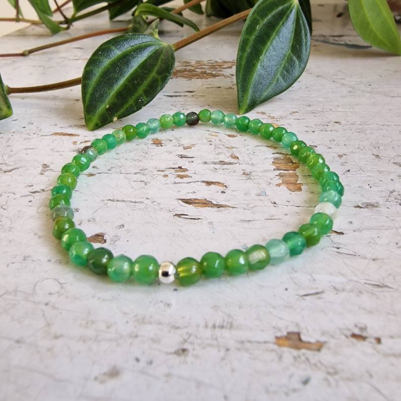 Pari armbnd grn agate facet 4 mm