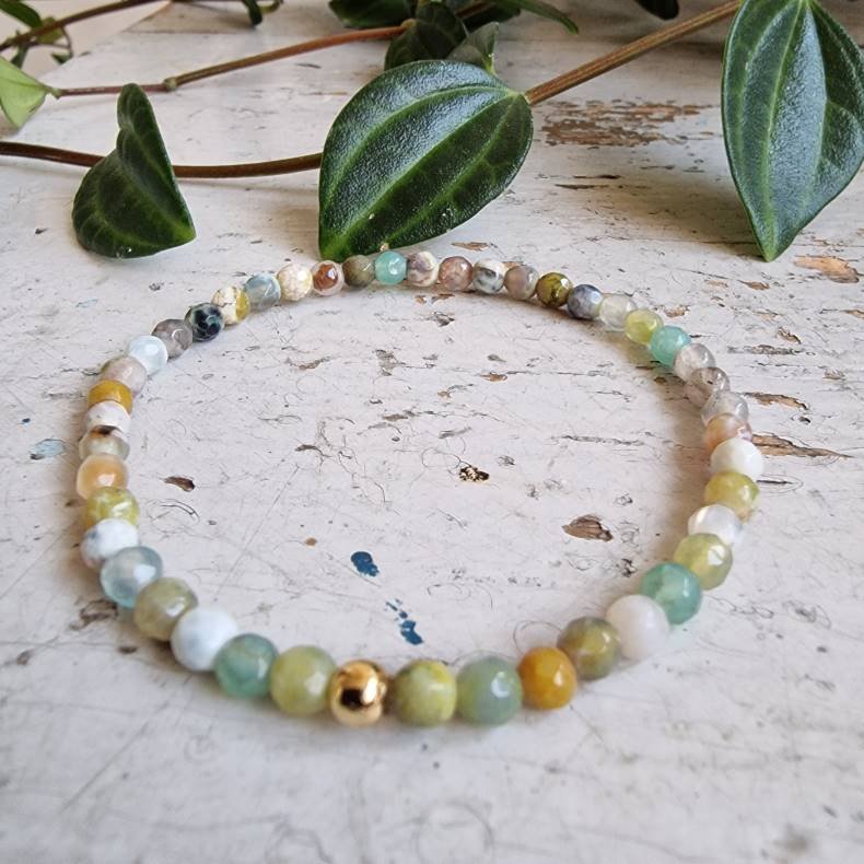 Pari armbnd multi farvet facet 4 mm