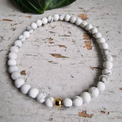 Pari armbnd howlite mat 4 mm