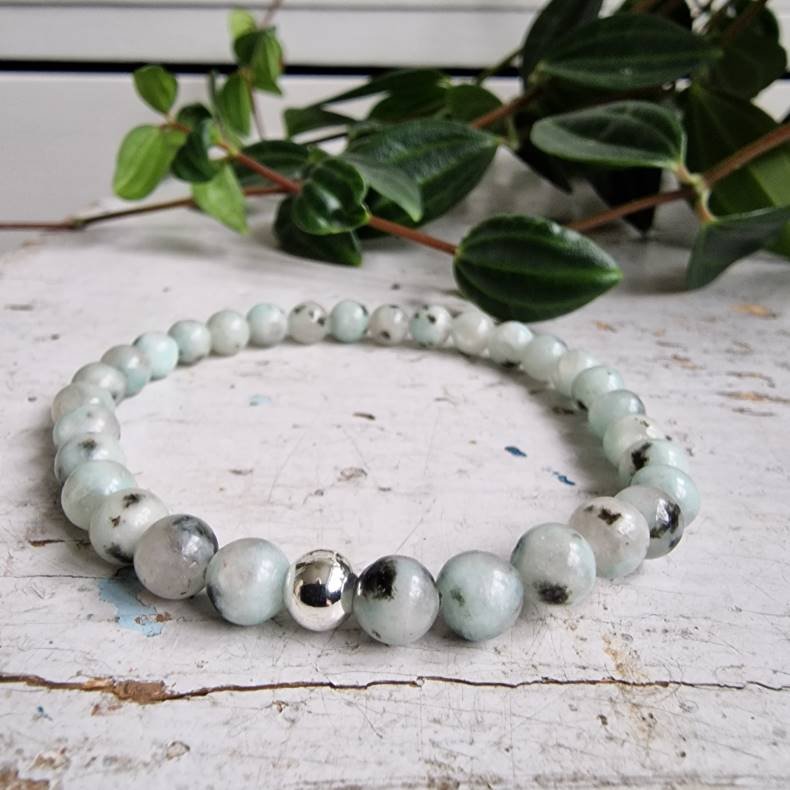 Kiwi jaspis armbnd 6 mm