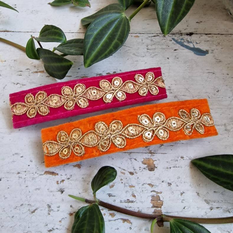 Pink velour  hrpynt med 10 cm spnde No. 104