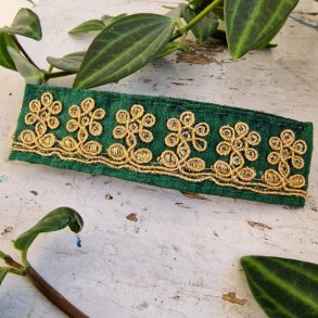 Mrk grn hrpynt med 10 cm spnde No. 100