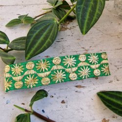 Grs grn hrpynt med 10 cm spnde No. 94