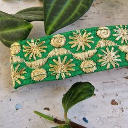 Grs grn hrpynt med 10 cm spnde No. 94