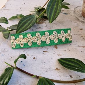 Grsgrn  hrpynt med 10 cm spnde No. 95