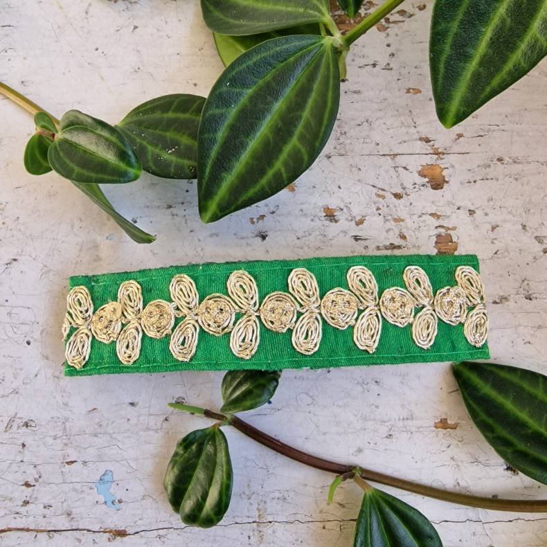 Grsgrn  hrpynt med 10 cm spnde No. 95