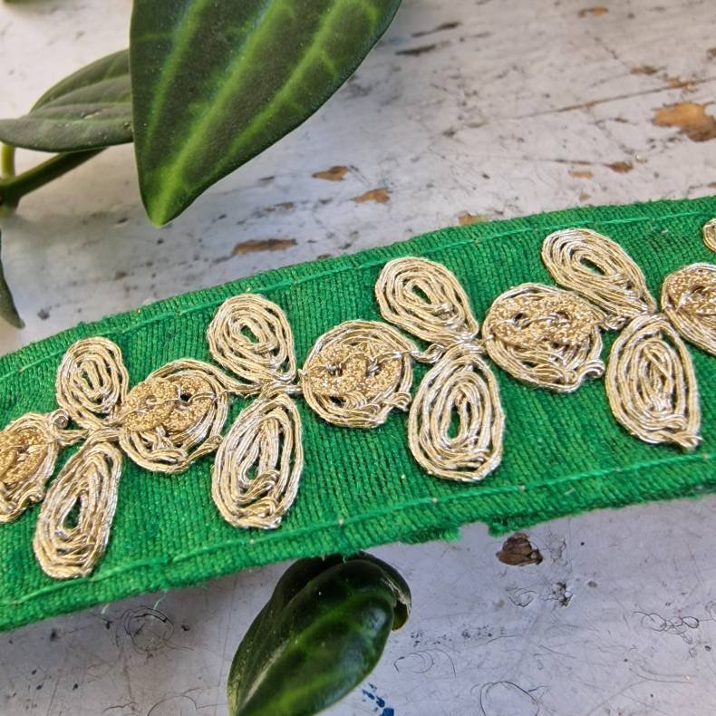 Grsgrn  hrpynt med 10 cm spnde No. 95