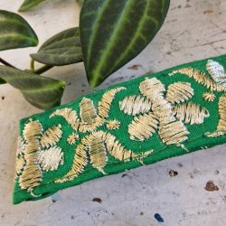 Grs grn hrpynt med 10 cm spnde No. 93