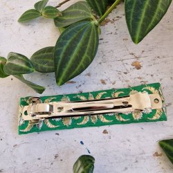 Grs grn hrpynt med 10 cm spnde No. 93